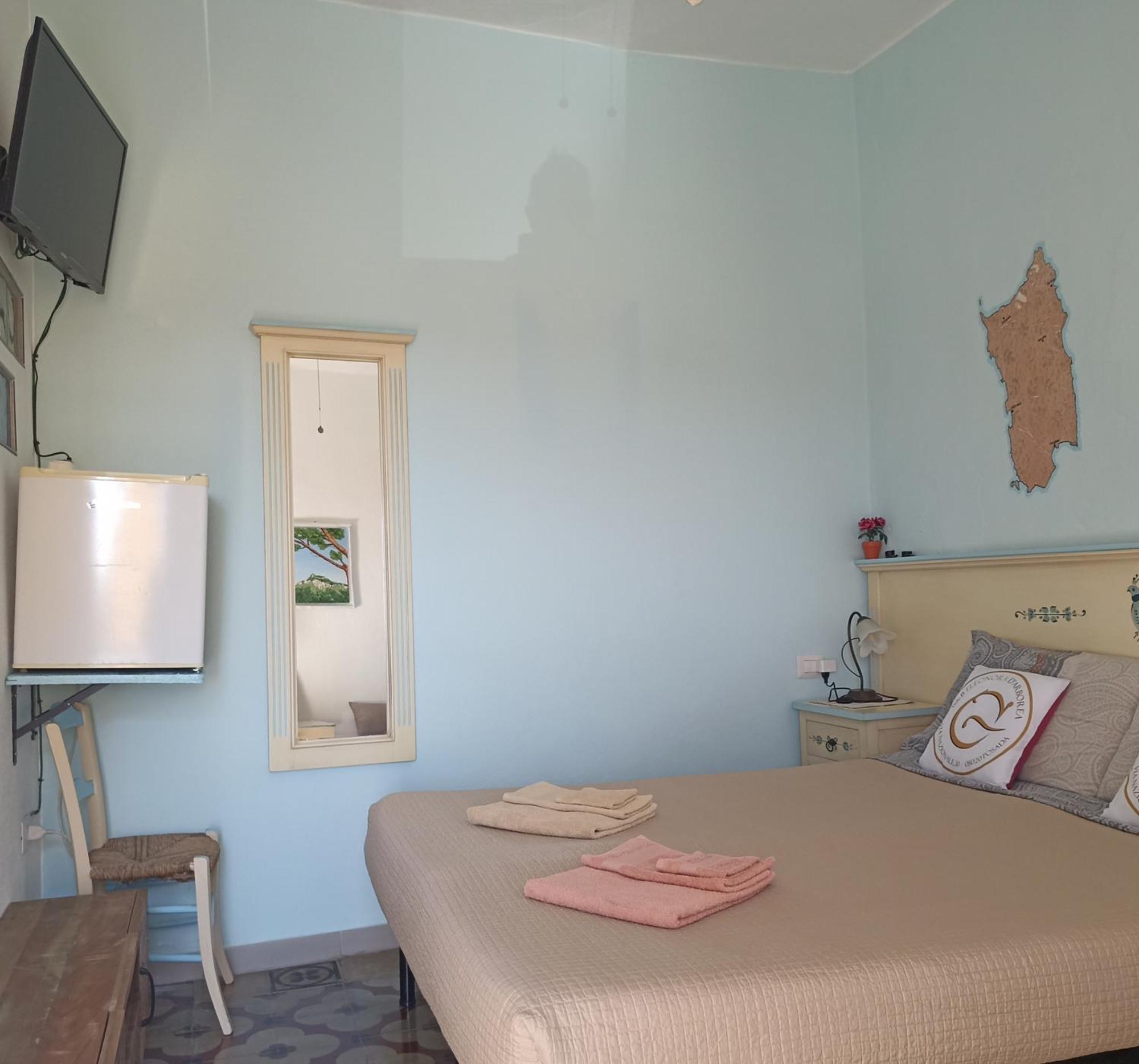 B&B Eleonora D'Arborea, Centro Storico Posada  Ngoại thất bức ảnh